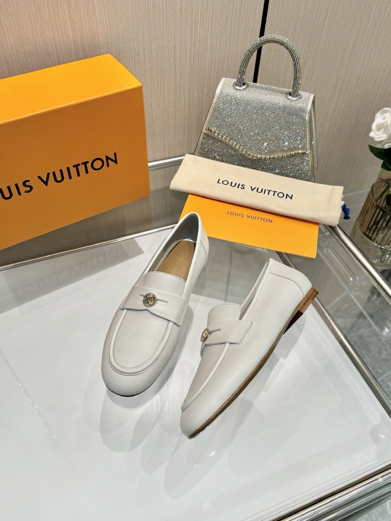 l0vis Vvtt0n loafers